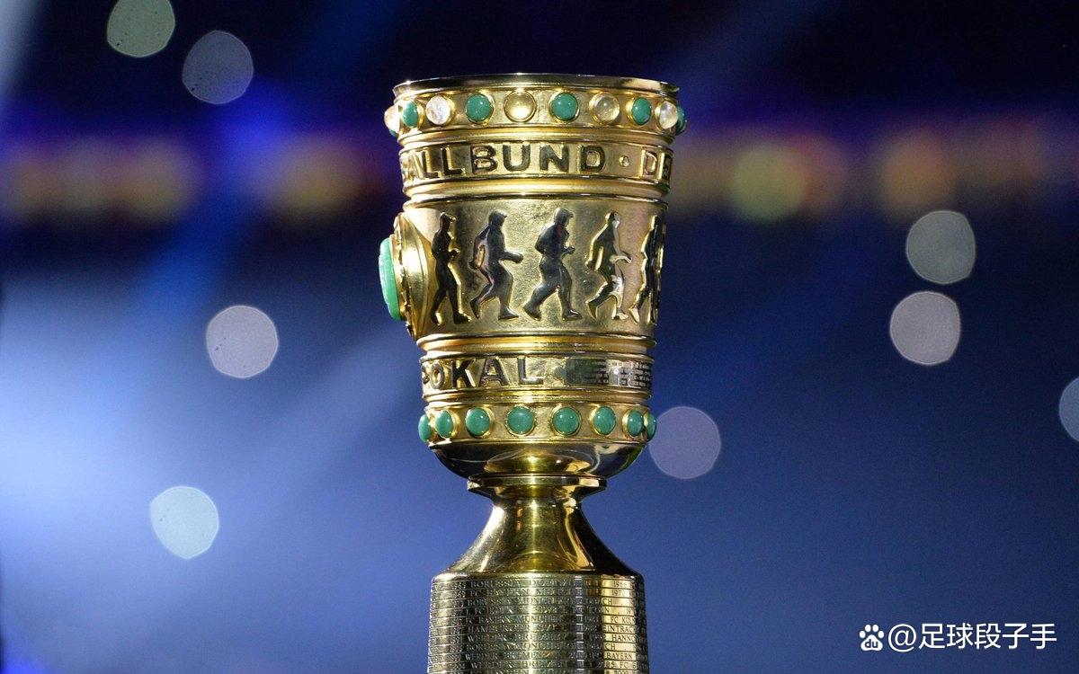 米兰体育官方网站Uzi与90激战TL分钟转折点斯图加特防线松动之后，今夜亚特兰大调整名单以备德国杯的简单介绍