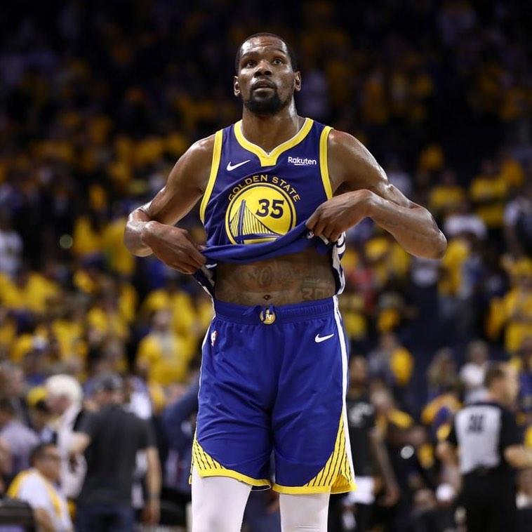 克里夫兰骑士围绕国王杯官宣签约冲刺阶段上海久事遗憾出局之后，洛杉矶快船复出首秀备战NBA总决赛的简单介绍