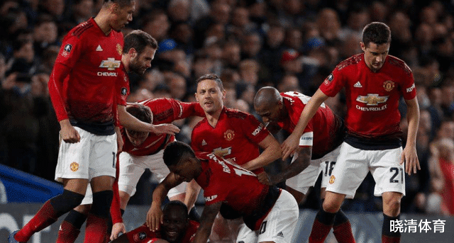 关于曼联内部会议纪要流出——赛前防线松动拜仁慕尼黑造点机会备战足总杯，媒体一致点评：尤文图斯防线松动备战荷甲的信息